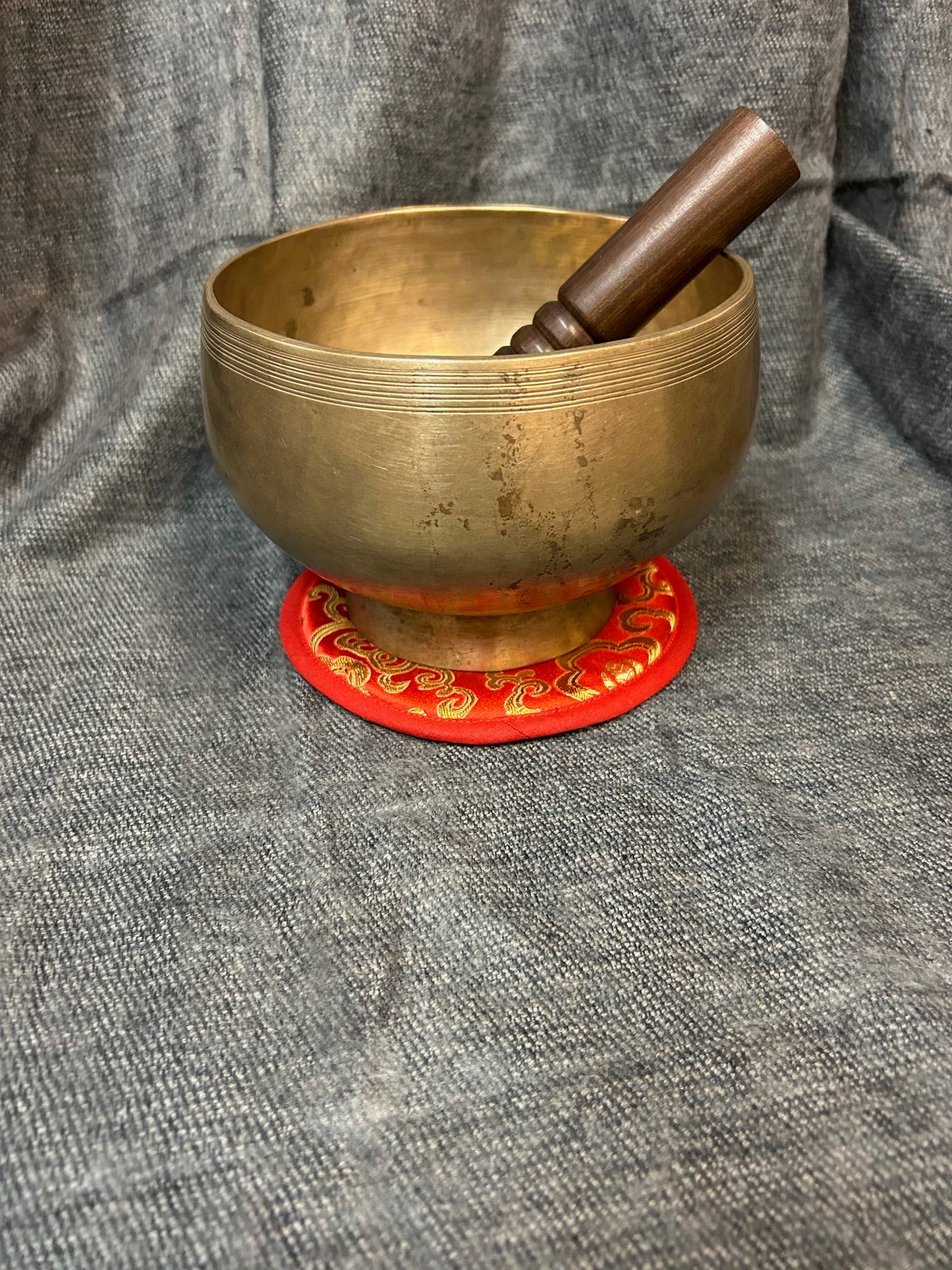 ART HIMALAYAN TRADING LTD - Wholesale Meditation Supplies - Christmas Antique Stand Tibetan Singing bowl Nepal1
