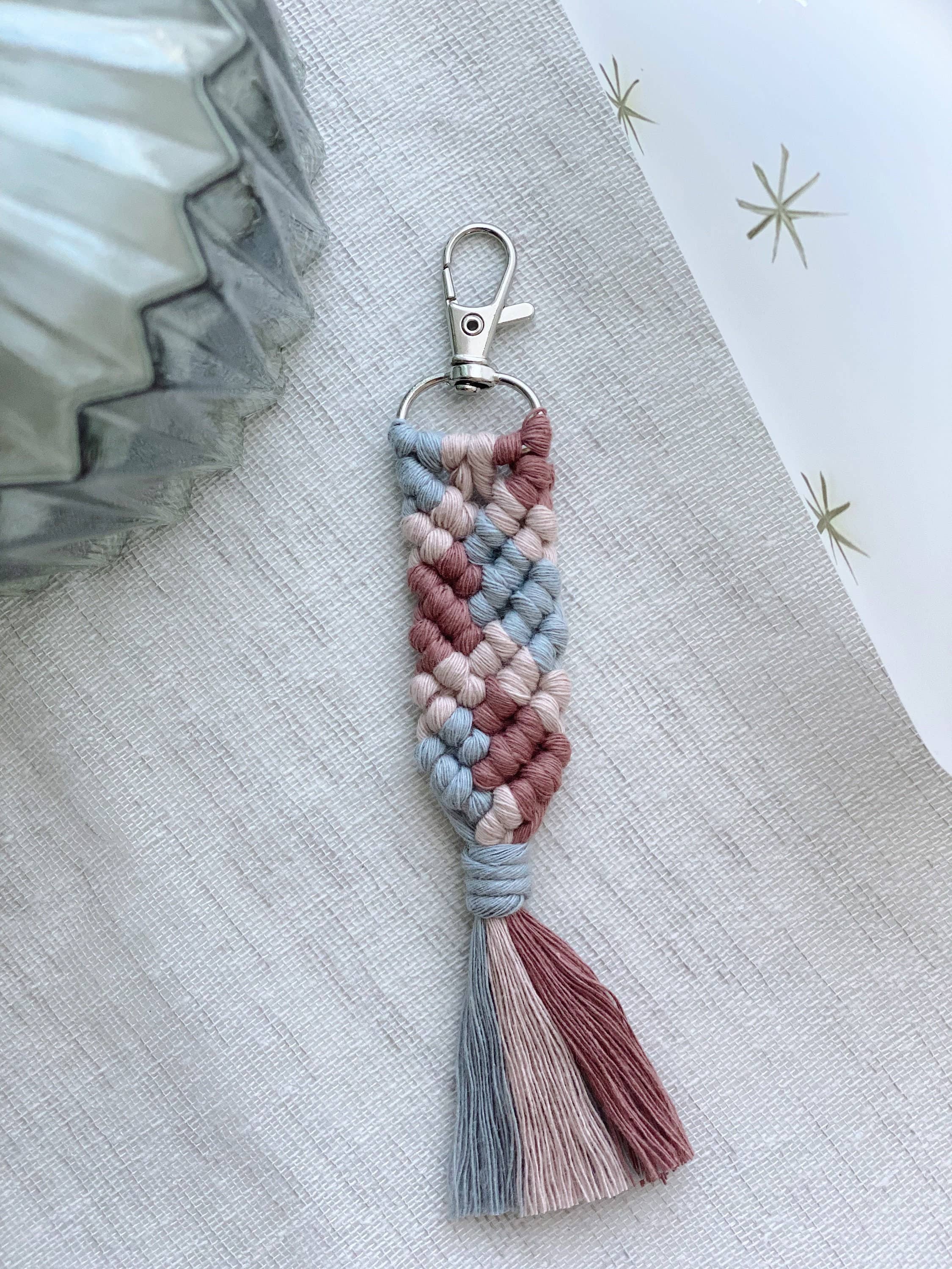 Handmade by Shelzy - Venta al por mayor Llavero - Mujer - Llavero sirena macramé tricolor4