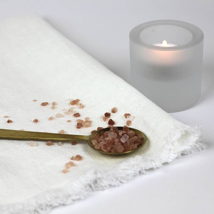 LinenCasa - Wholesale Hand Towel - Linen Guest Towel – Stonewashed – White with Frayed Edges3