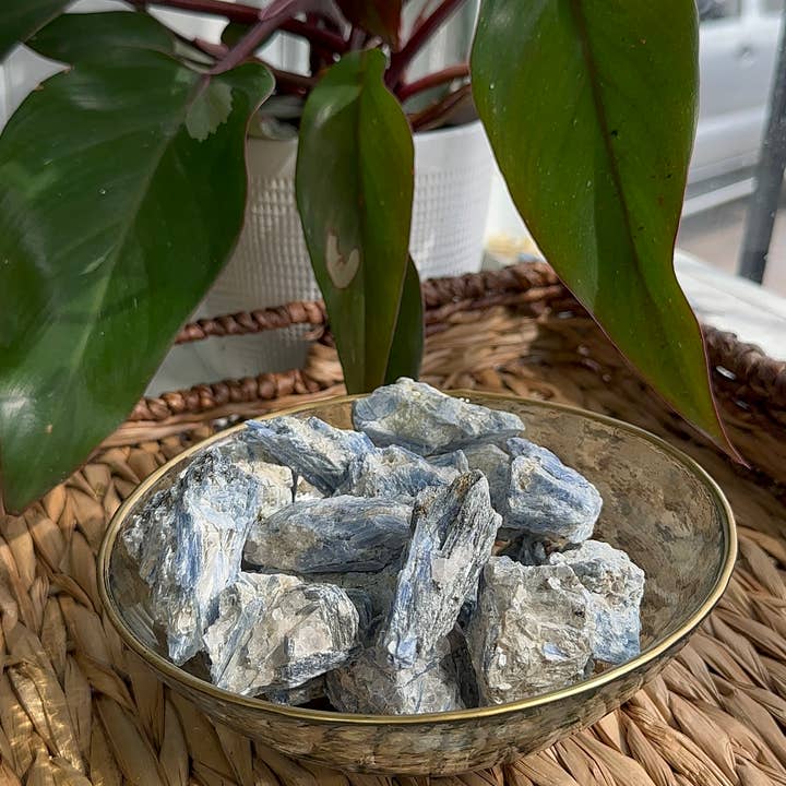 ARTIGO LAULOSO - Cluster Cyanite Azul Cristal - Espiritualidade por atacado de Krystallia crystals