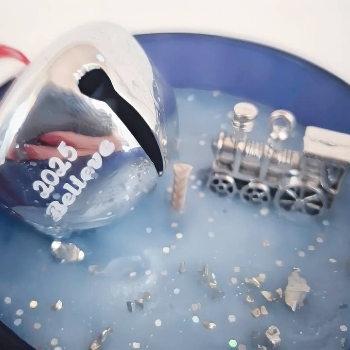 The Flickering Flame of Fantasy - Wholesale Jar/Filled Candle - Polar Express Christmas Candle 1