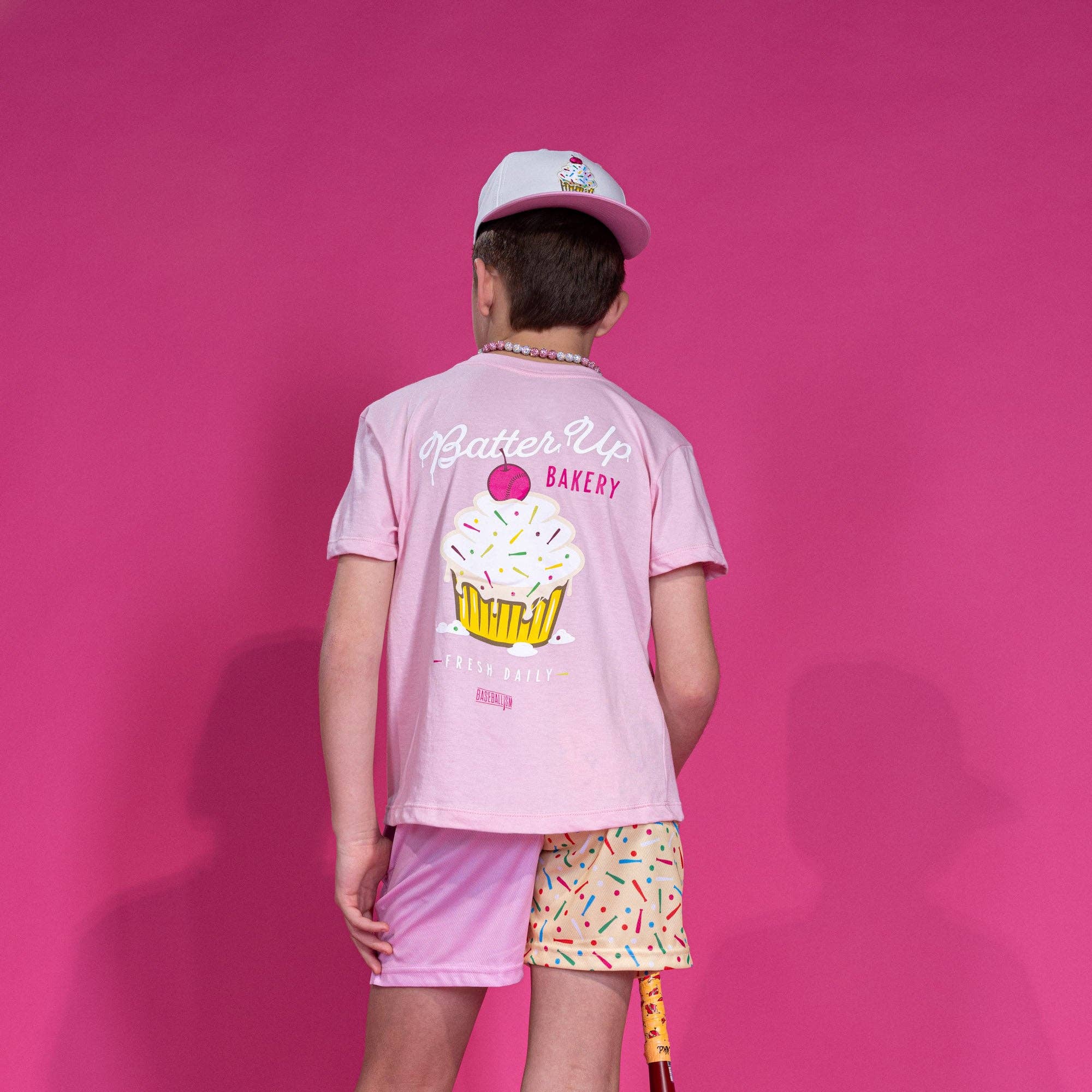 Baseballism – Engroshandel T-shirt med serigrafitryk – til børn – Batter Up Bakery Konfetti Cupcake T-Shirt - Ungdom5
