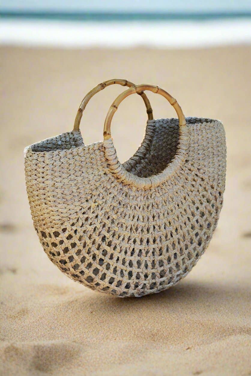 Light Honey Water Hyacinth Beach Bag for wholesale on Faire1