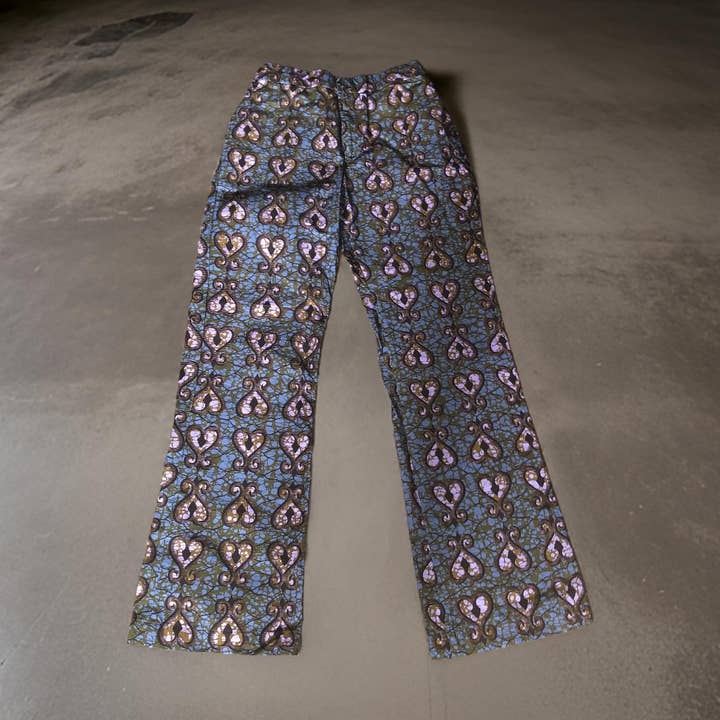 Pantalon à jambe droite en forme de cœurs rose foncé pour la vente par KEAFRICA