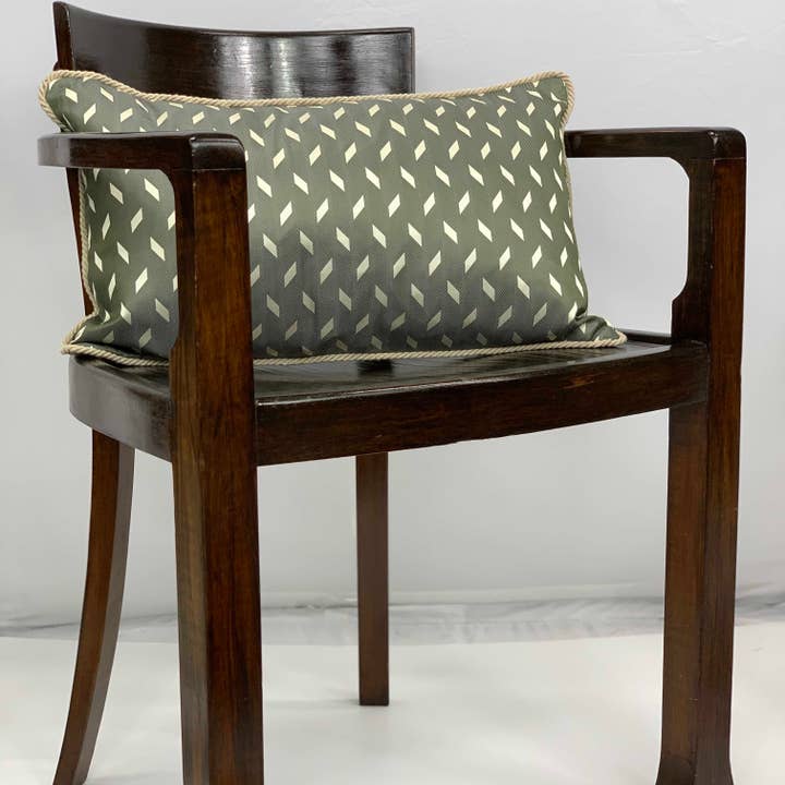 C.C.&Co.Srl - Vente Coussins de chaise - Coussin en soie Jacquard 30 x 50 cm Vert Geo Design Code 475