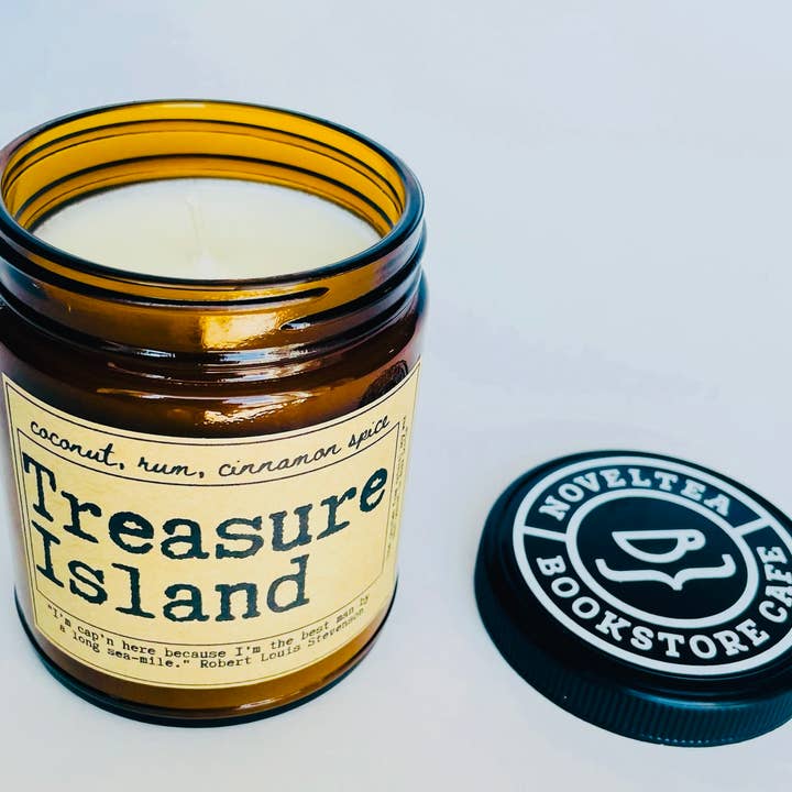 NovelTea Bookstore & Gifts - Vente Bougie en bocal - Treasure Island - Bougie parfumée à la noix de coco et au rhum8