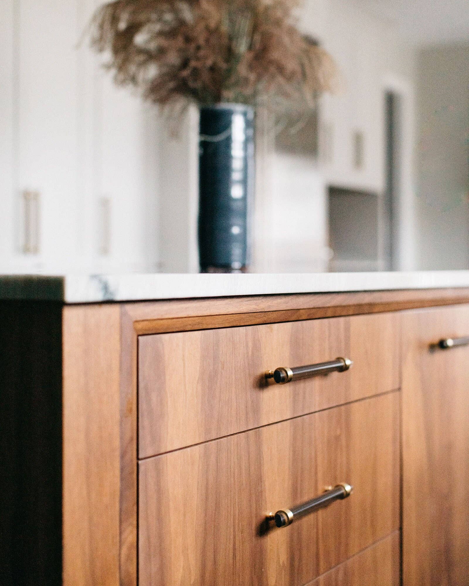 LuxHoldups - Venta al por mayor Pomos/tiradores - Tiradores de Cajones y Pomos de Armario de Latón Lucite de Luxholdups4