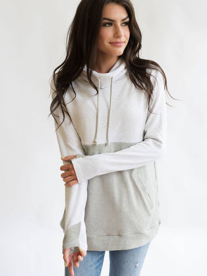 Pull en molleton d'allaitement - Colorblock Light Gray pour la vente par Nursing Queen