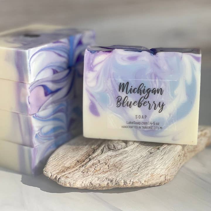 Michigan Bosbessenzeep voor wholesale door Lake Soap Company