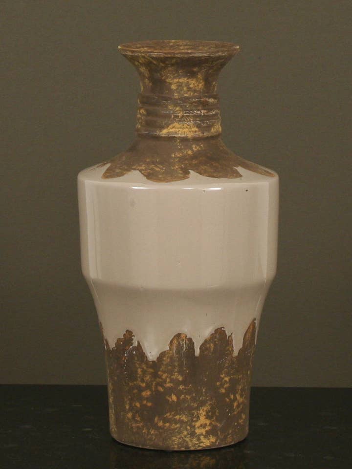 Vase taupe vieilli pour la vente par Accessories by Sherwood