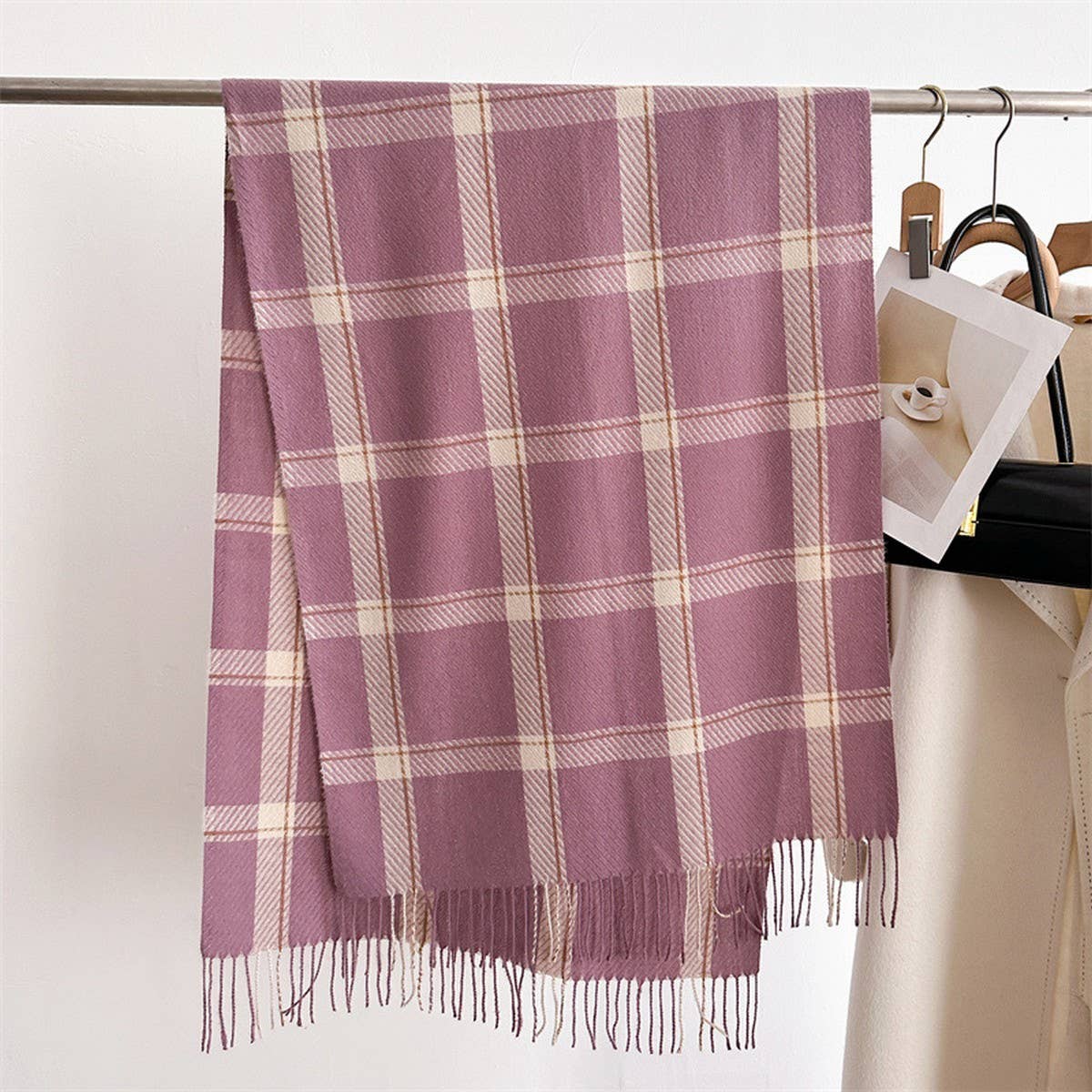 NINEXIS - Wholesale Scarf - Women's - CWASC03374_STYLISH BRITISH PLAID FEEL SCARF UNISEX4