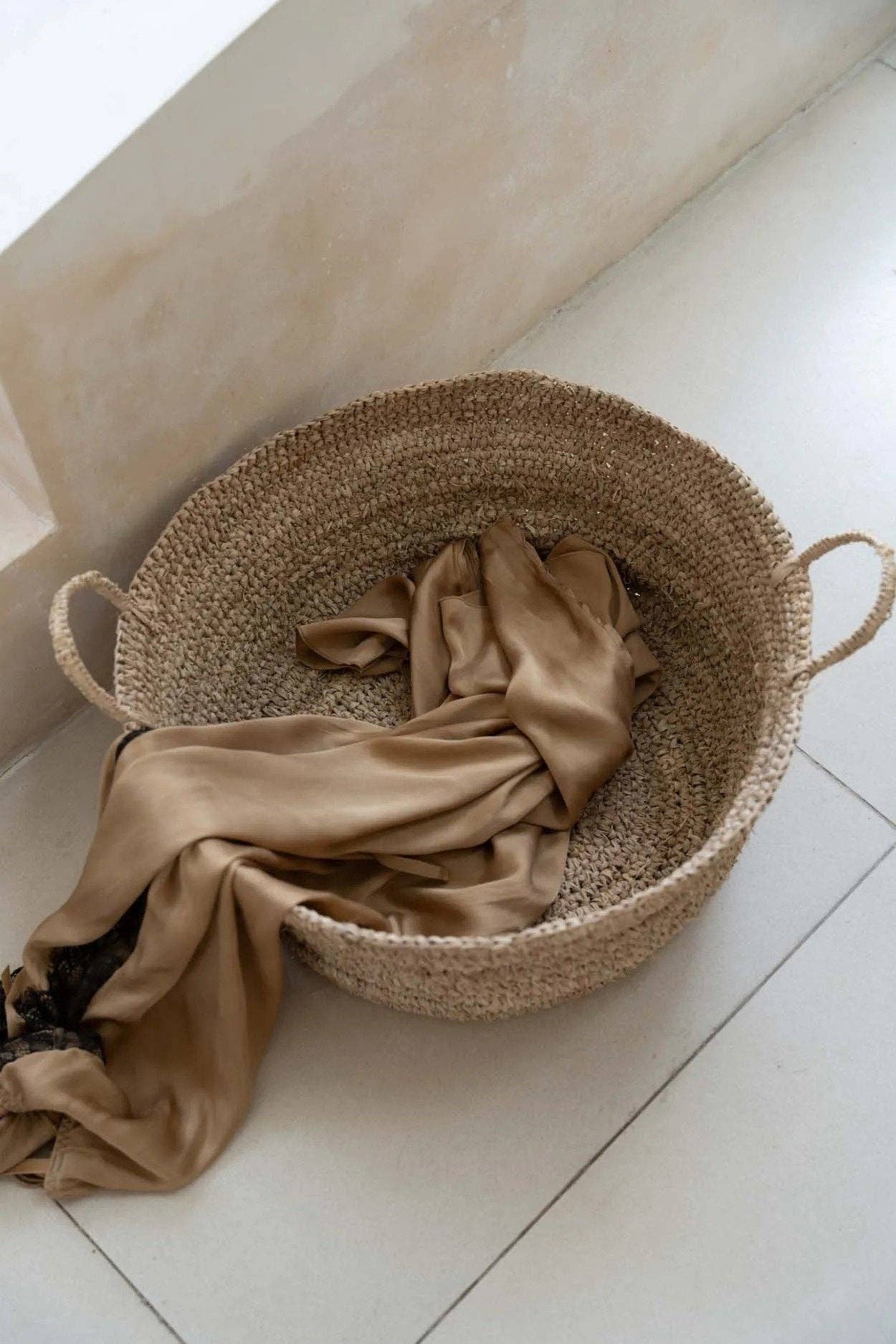 Bazar Bizar Living - Wholesale Basket - The Raffia Basket Trays - Natural - L1
