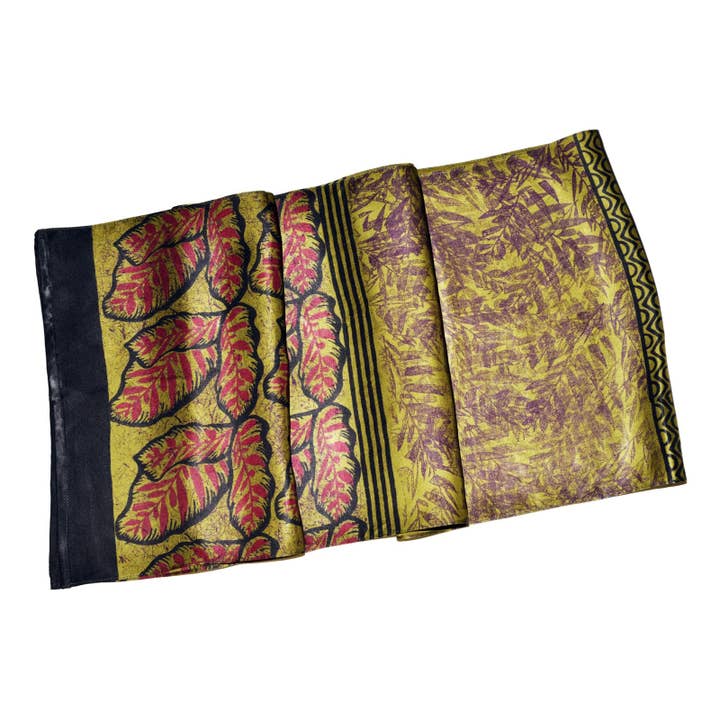 Charmeuse Solo - Olive Berry pour la vente par Harshita's Designs