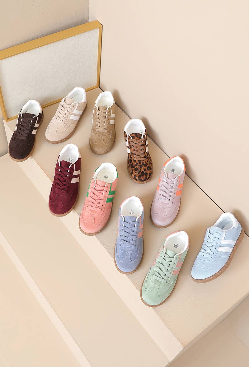 Joia Paris - Wholesale Lifestyle Sneakers - Women's - Flat lace-up sneakers with B-6610 stripe17