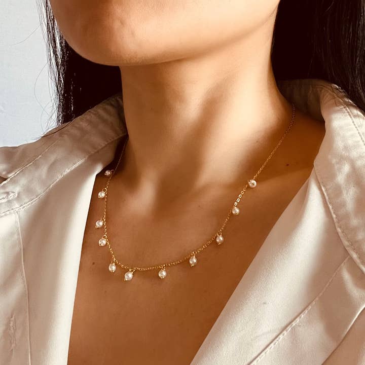 Collier LUA | Collier à breloques en perles délicates pour la vente par XIPAIA