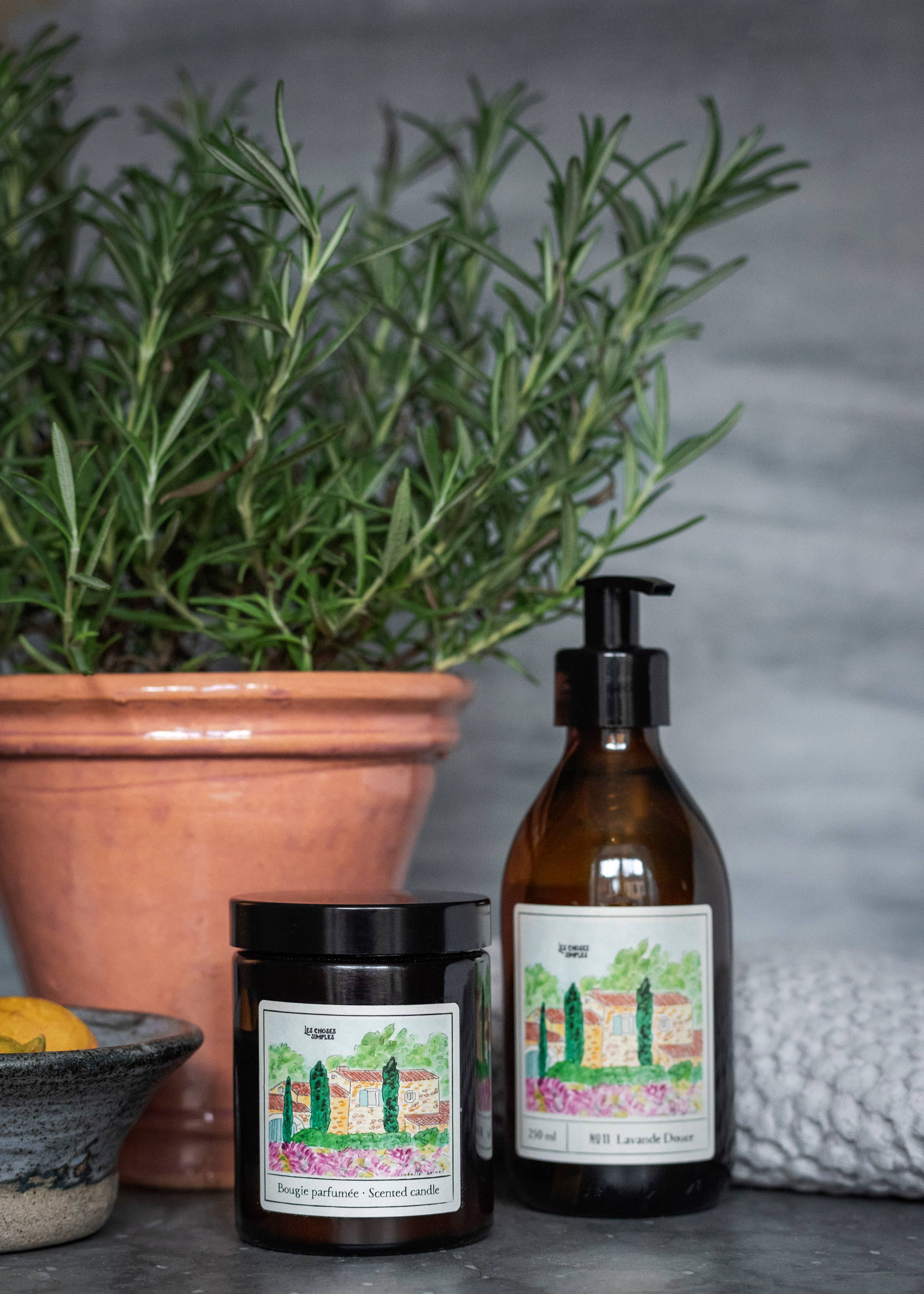 Les Choses Simples - Wholesale Jar/Filled Candle - Medium Scented Soy-Wax Candle "Lavender Fields"1