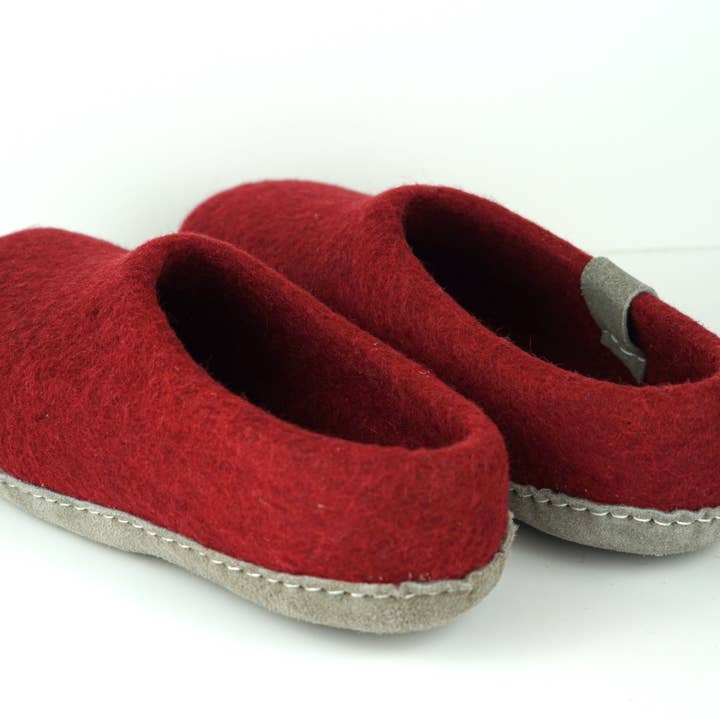 The Cottager – wholesale Slippers – Women's – Shlips Canoe Red13