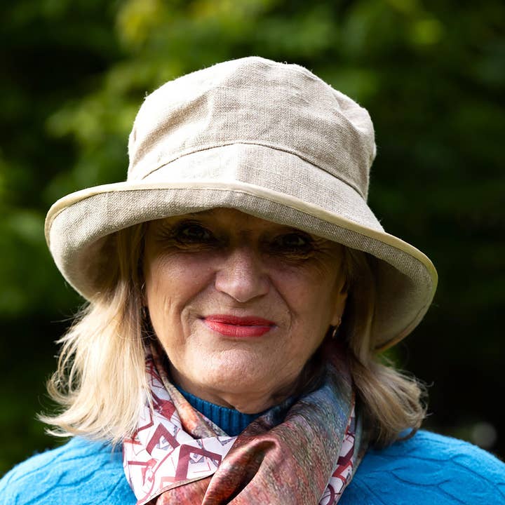 Chapeau de style rustique à bord doux en lin naturel, bordure beige pour la vente par Peak & Brim Hats