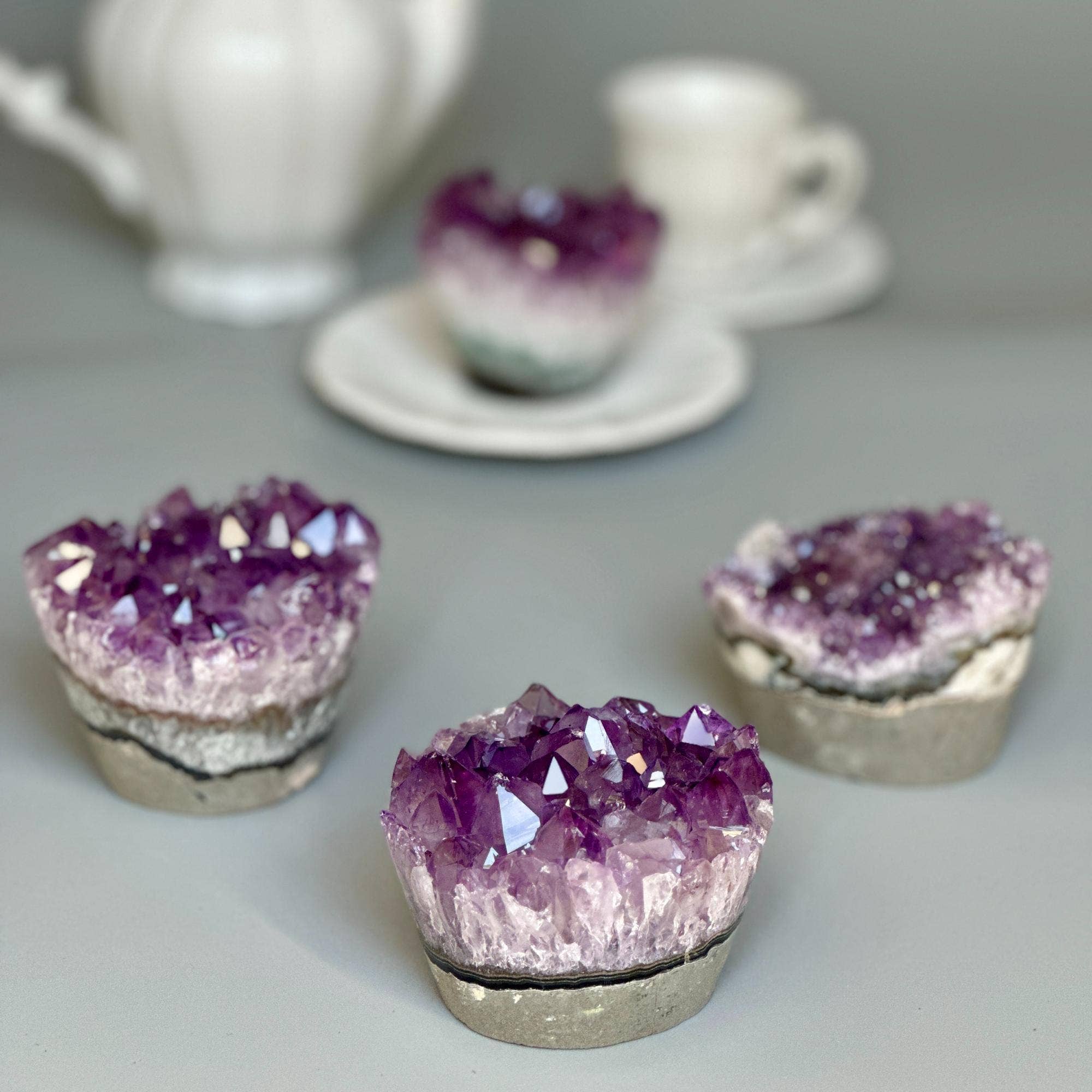 Deep Purple Project – Engroshandel Pynt – Amethyst Cupcake - kvalitetscupcake formet som ametyst2