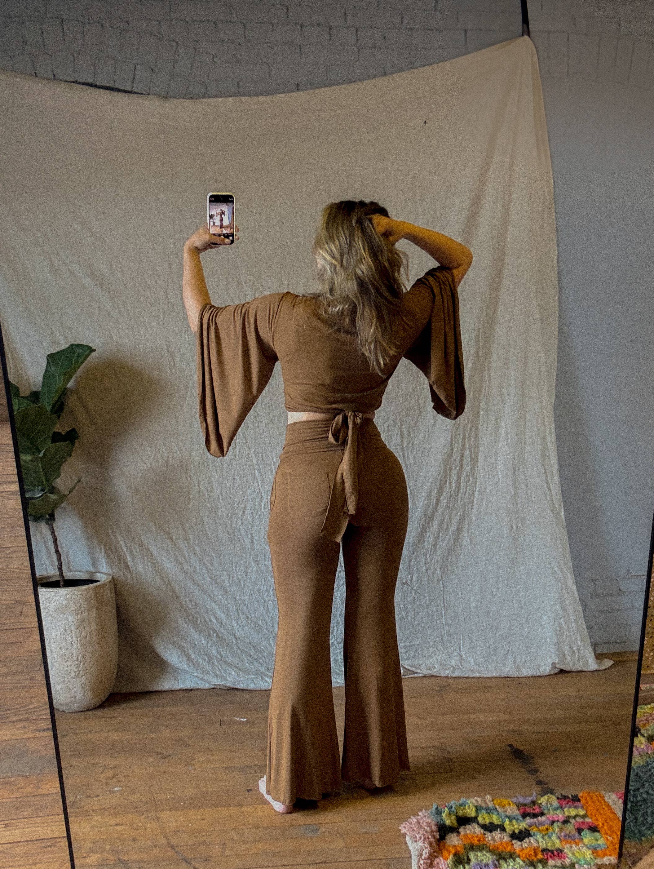 Gardenbelle Shop - Vendita all'ingrosso Camicetta - Donna - Top avvolgente yoga boho a maniche svasate OrganicEcoVero comodo3