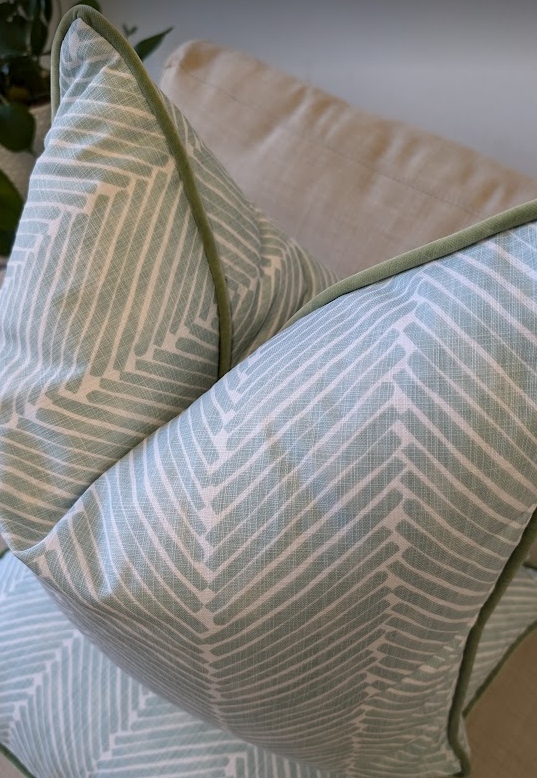 Wheaton Whaley Home – Engroshandel Pyntepudebetræk – WWH Favoritter :: Griffin i Aqua med Kontrast Grøn Fløjlskant3