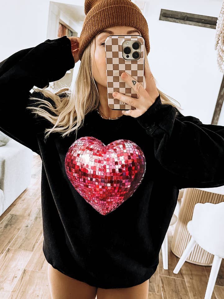 Disco Ball Heart Valentine DTF - Opzioni di colore multiple per la vendita all'ingrosso da parte di THE LATTIMORE CLAIM