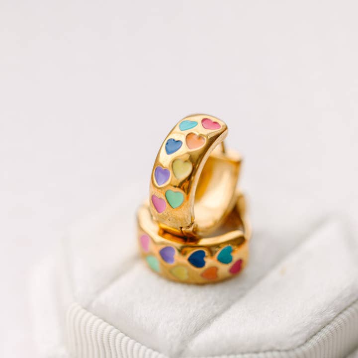 Câlins Arc-en-ciel en Forme de Cœur pour la vente par Pierced Co