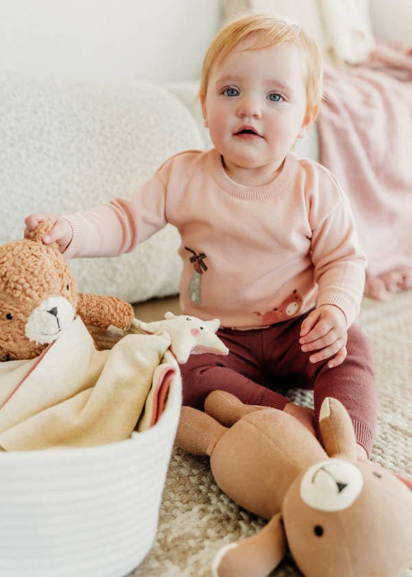 Bruin bruin Peanut Lil Bear Knuffelknuffel met knuffeldier (biologisch) voor groothandel op Faire2