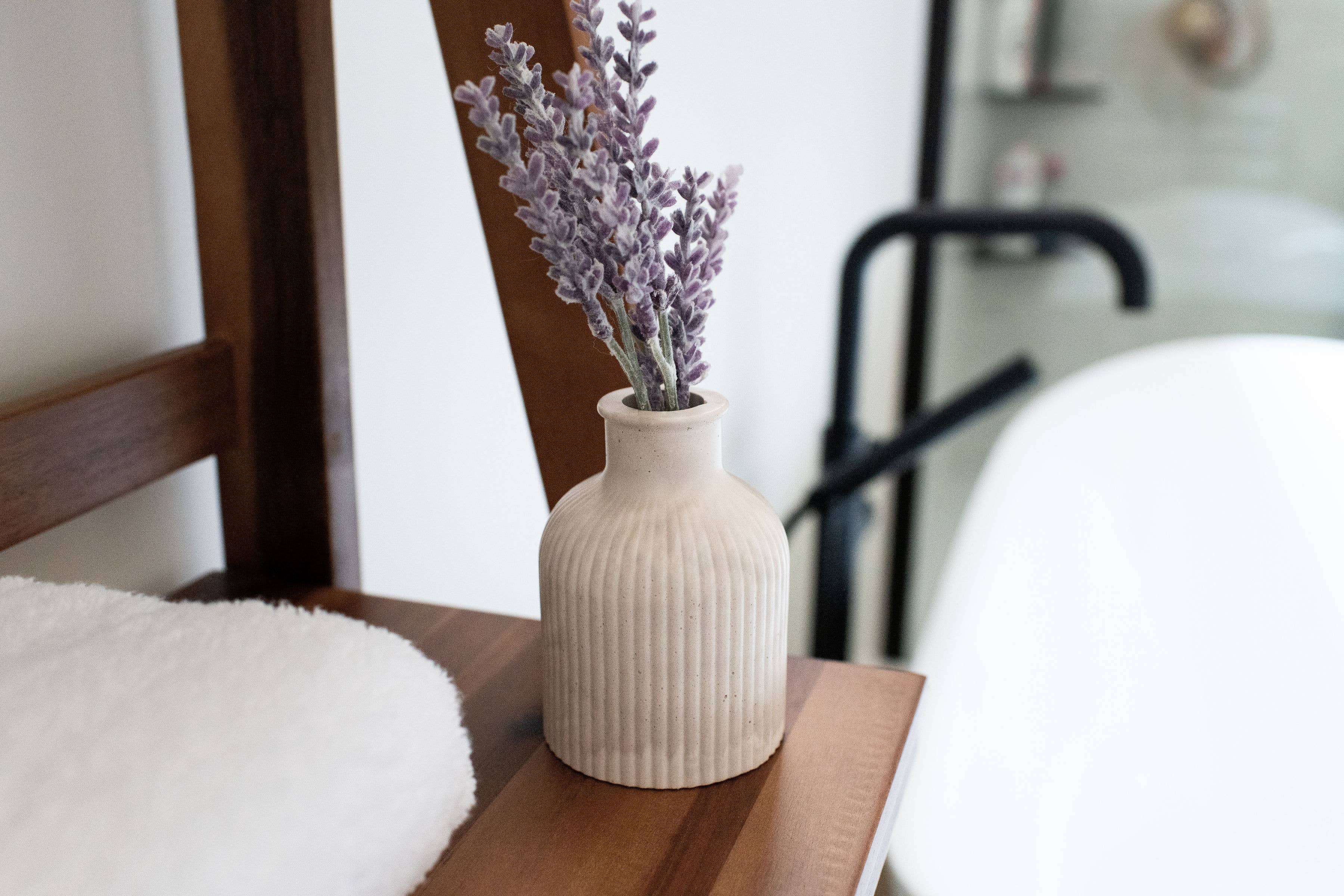 Lynn & Liana Designs - Wholesale Vase - Stoneware Collection - Bud Vase (NEW) - NO TARIFFS!1