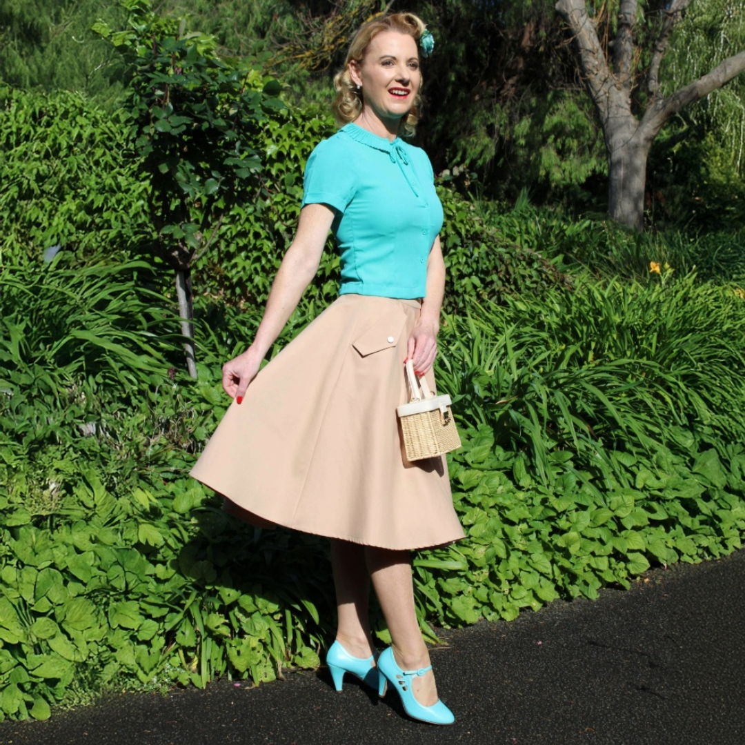 Tatyana Clothing – wholesale Blouse – Women’s – Ingrid Retro Blouse with Peter Pan Collar5