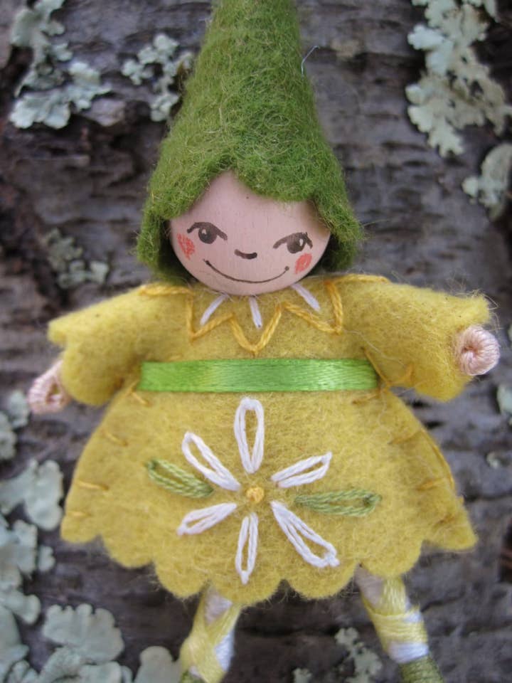 Daisy Flower Pixie Brooch for wholesale by Pea Soup