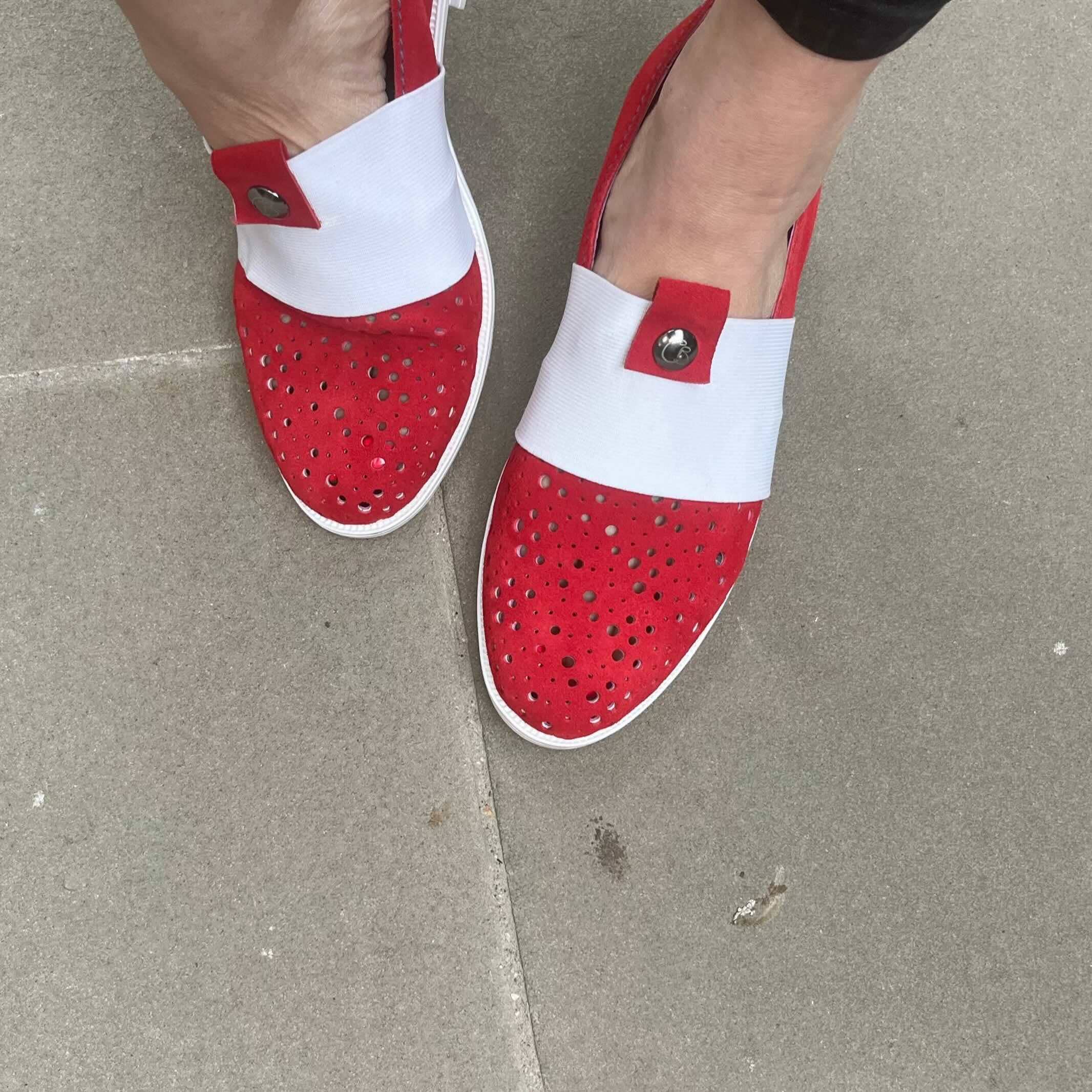 Chanii B – wholesale Slip on-sneakers – Dam – Bourbon - röd och vit slip-on3