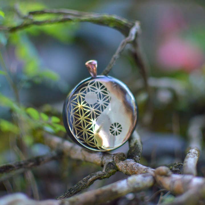 Spirit Elevations – Engroshandel Vedhæng/charm – Orgonite® vedhæng - Yin Yang Flower of Life Orgone Amulet vedhæng med kvarts krystal. Beskyttelse mod Emf /Rf Stråling af mobiltelefon3