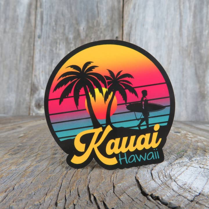 Surfing Hawaii klistermärke Kauai Retro Sunset Palm Trees Souvenir Reseklistermärke för wholesale av Kirk's Krafts