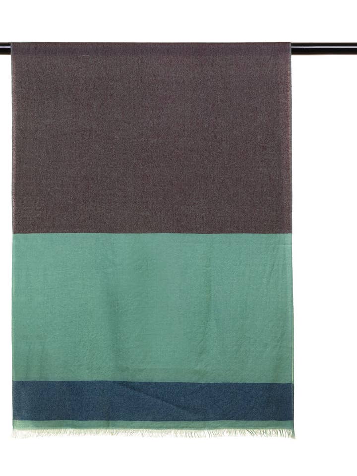 Écharpes en cachemire à rayures teintes en fil. pour la vente par OO-TO