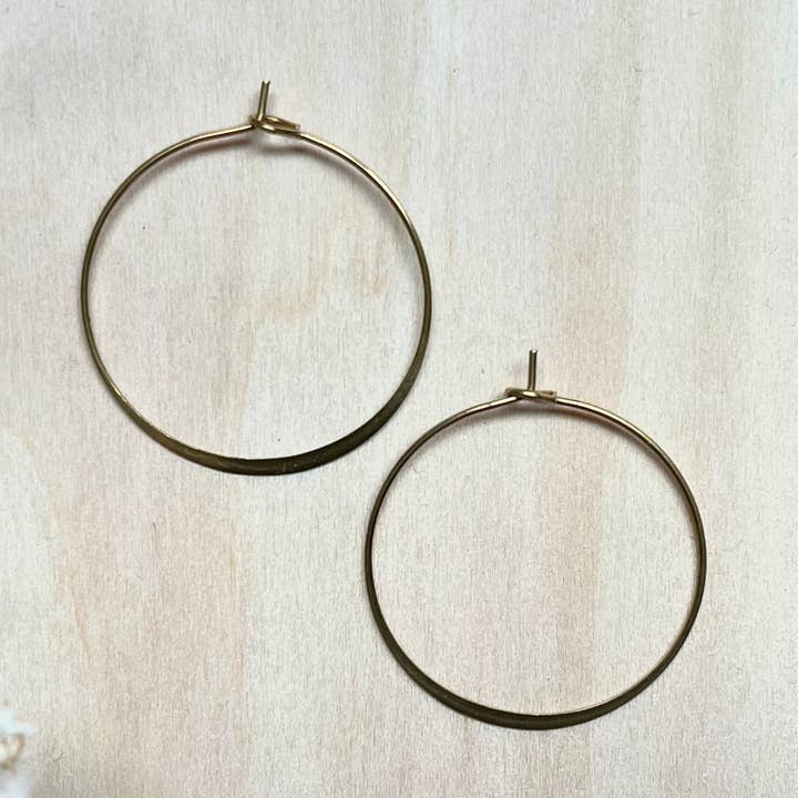 Messing Hoops for engroshandel hos 2 ODD BIRDS