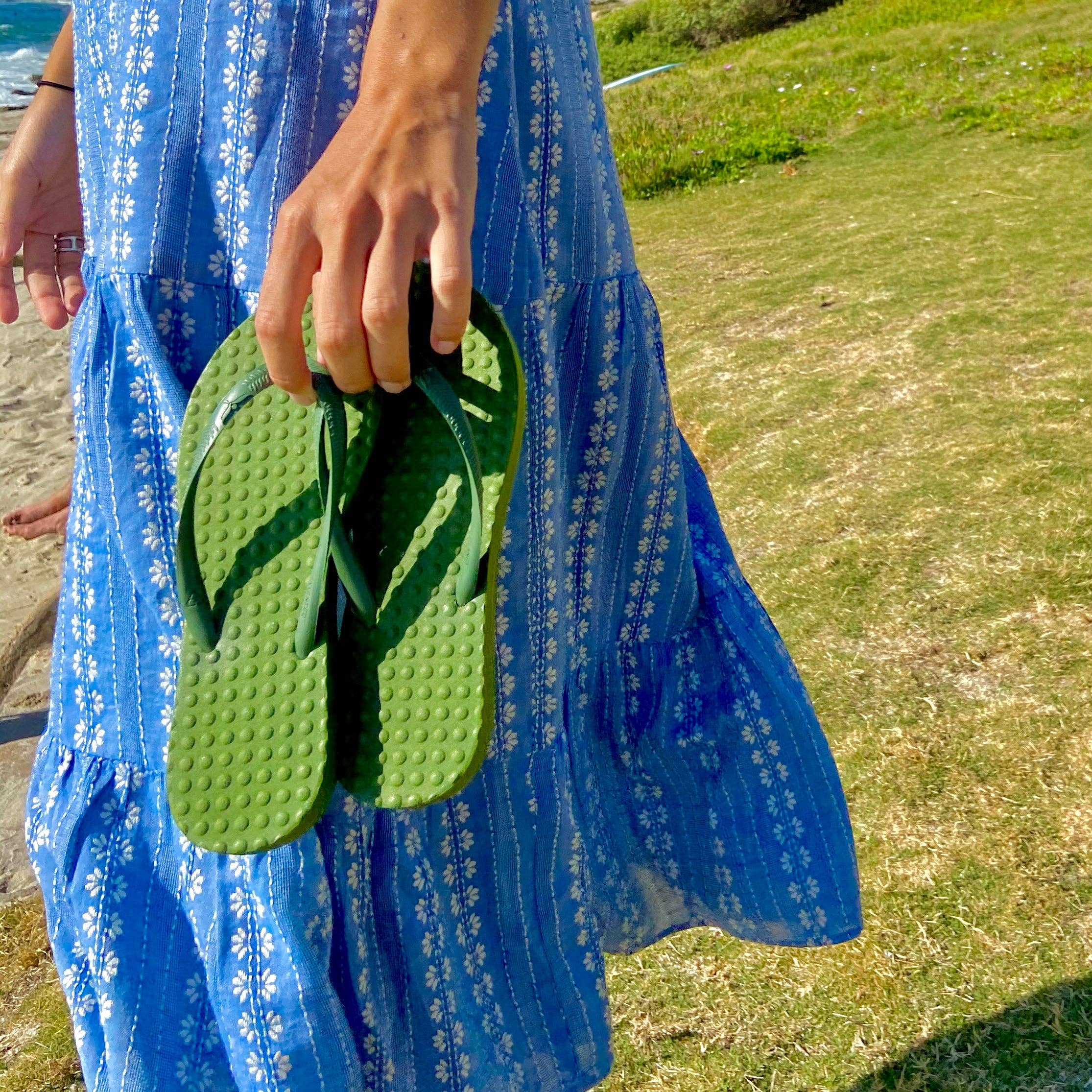 Green Flip Flops – wholesale Flip Flops – Women’s – Women's Sustainable Flip Flops Army Green with Army Green Straps1