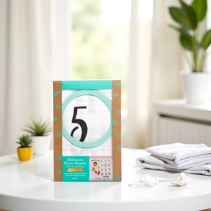 Kate & Milo - Wholesale Milestone Blanket - Kids & Baby - Baby Monthly Milestone Blanket, Photo Prop5