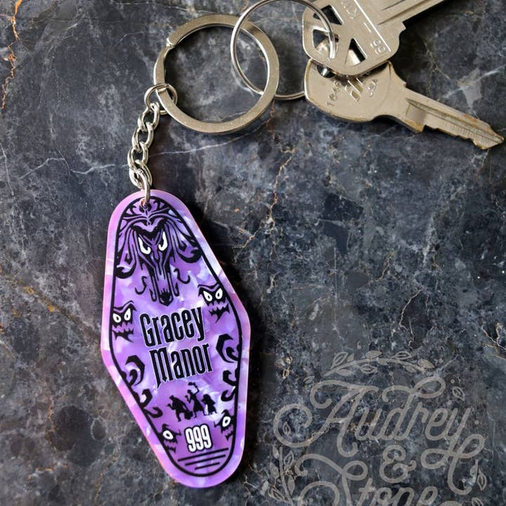 Porte-clés en acrylique Hanted Mansion pour la vente par Audrey & Stone