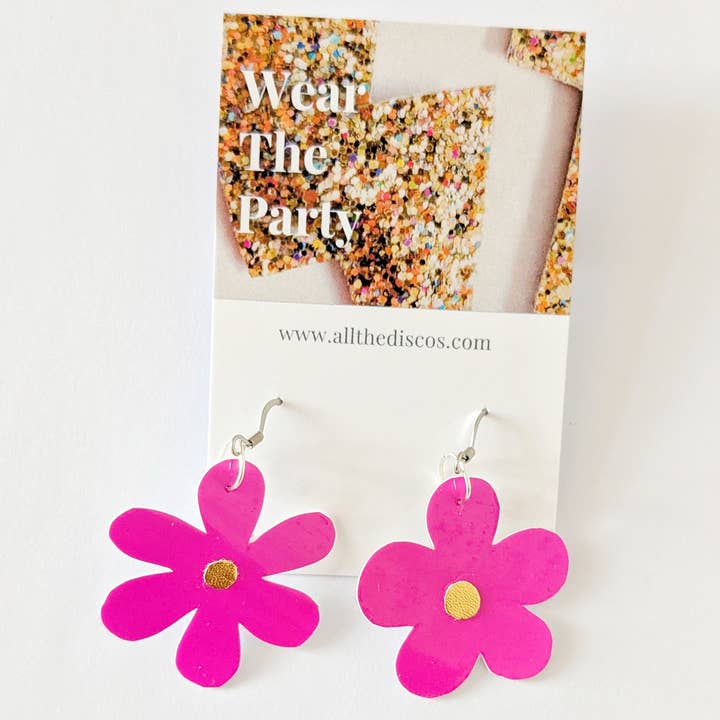 Små forårsblomst øreringe med vedhæng - Patent Pink for engroshandel hos All The Discos