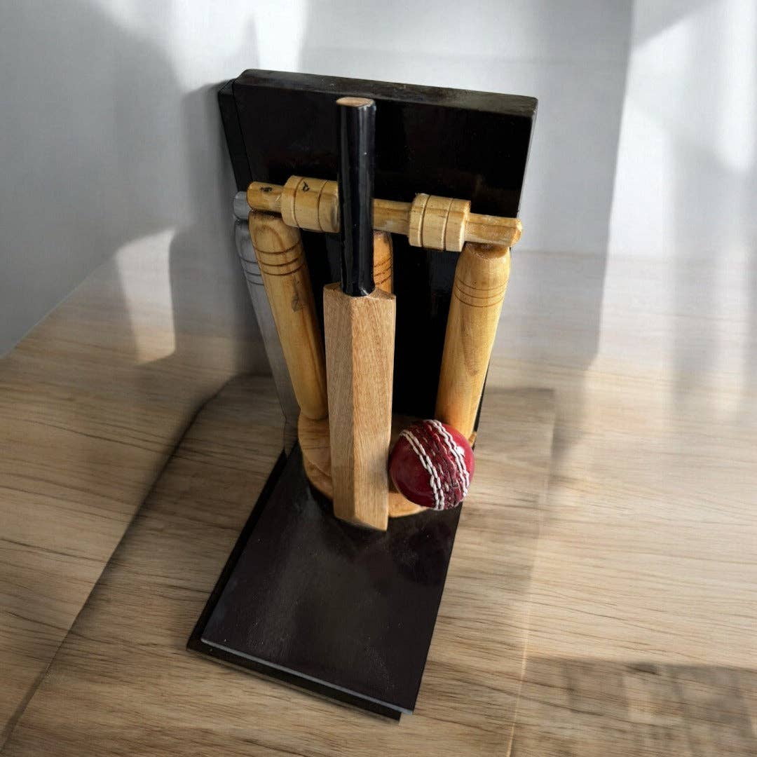 SPORTGIFTZ – wholesale Bookend – CRICKET-GIFTS Cricketing Bookend Single Unit, Wooden, 22cm high, Can also be used as a presentation trophy5