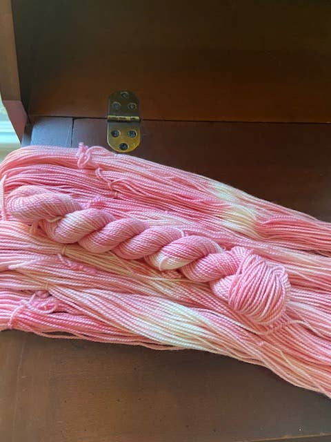 Je Rose Je Peux - Fil Teint à la Main pour la vente par CMS Supply Co