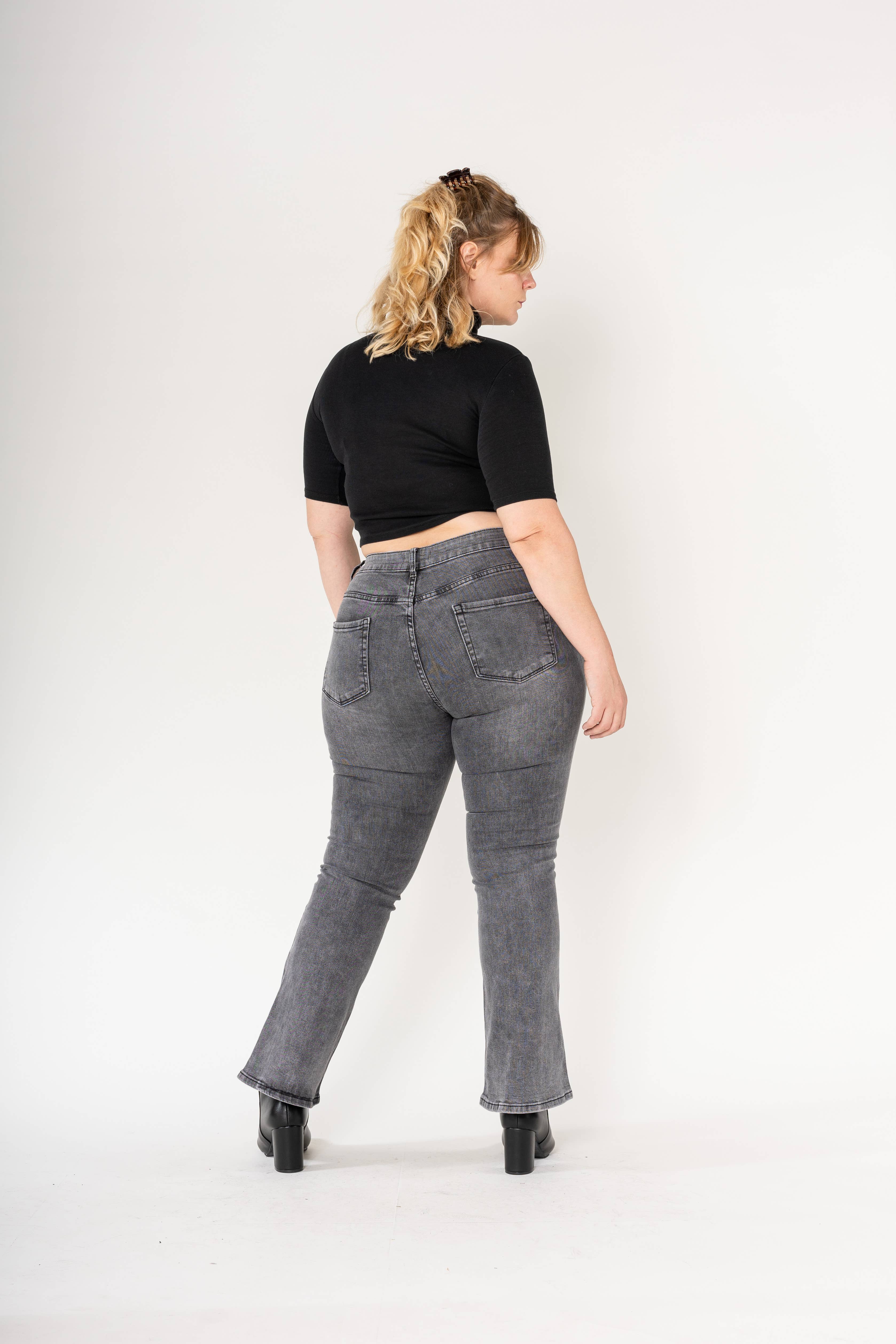 Nina Carter - Vendita all'ingrosso Jeans - Donna - Jeans a zampa elasticizzati vita alta per curve taglie comode (P201)19