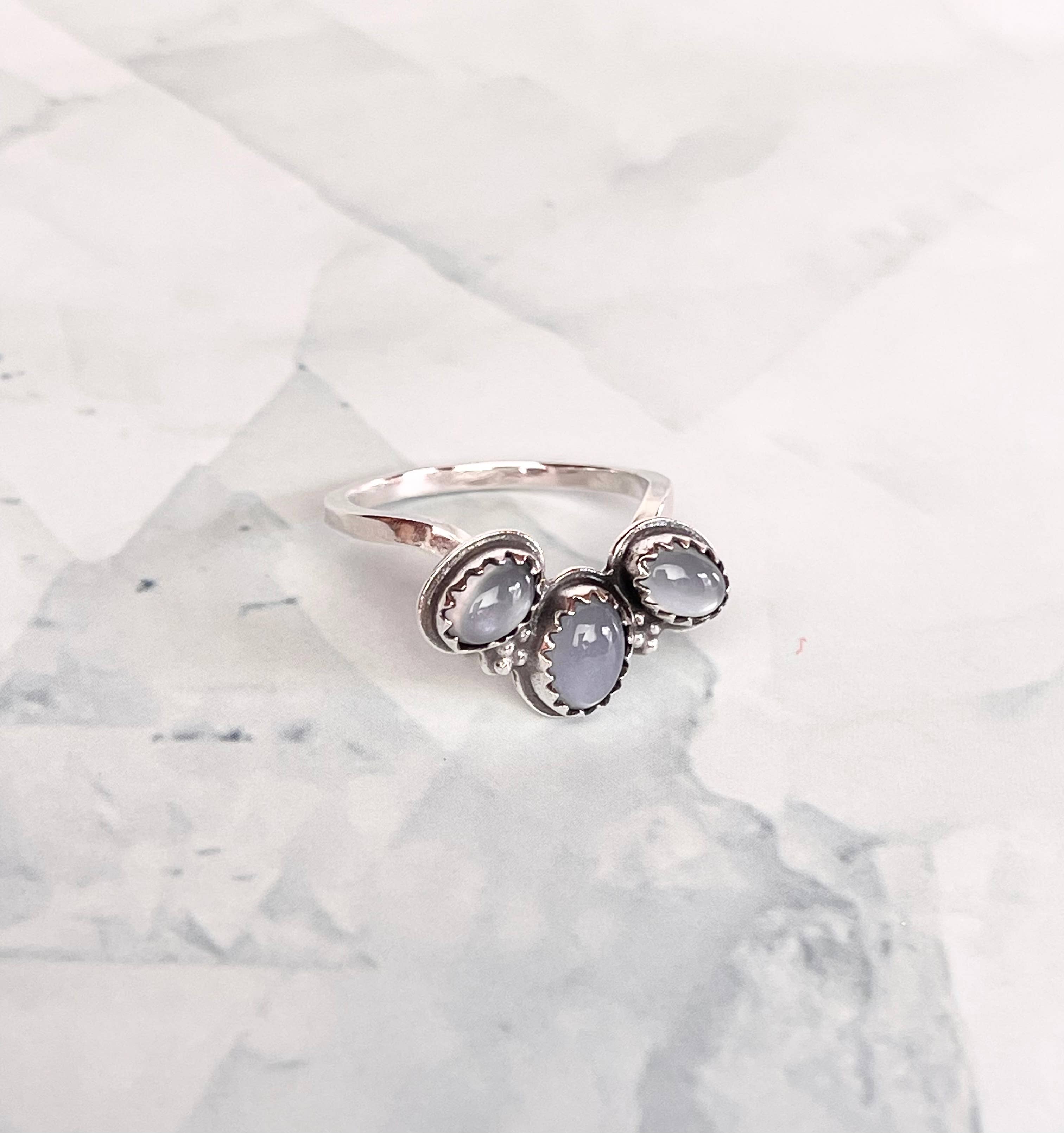 Moxie Maine - Vendita all'ingrosso Anelli multipietra - Anello curvo Luna in argento 925 con pietre multiple turchesi1