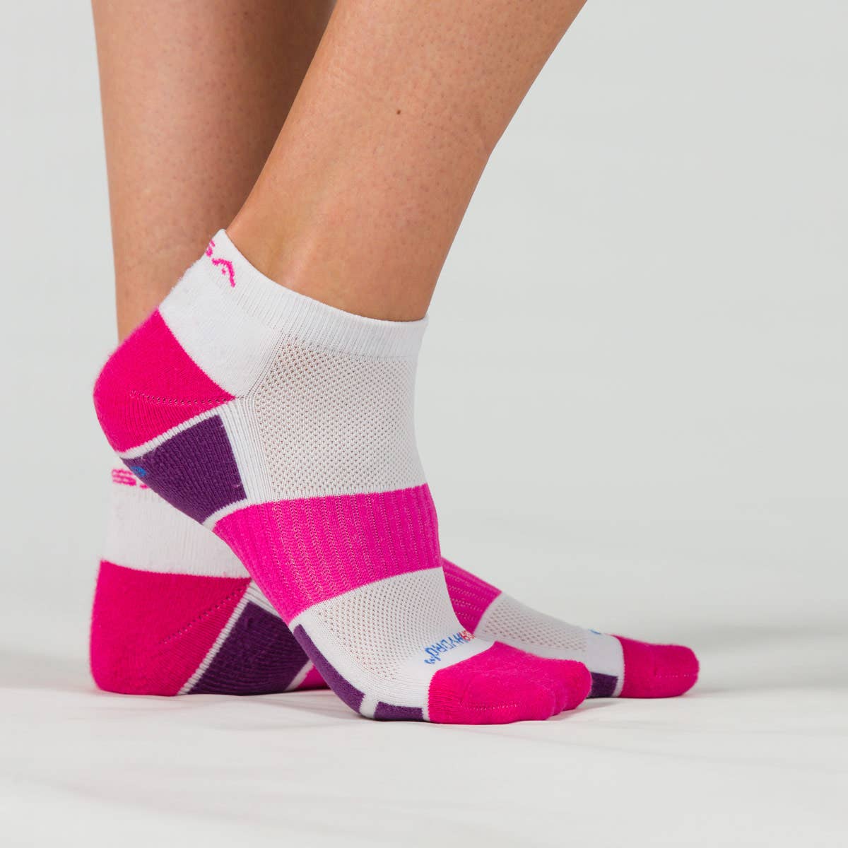 White Green Fuchsia Purple GSA 694 Extra Cushioned Performance Low Cut Socks / 3Pack for wholesale on Faire7