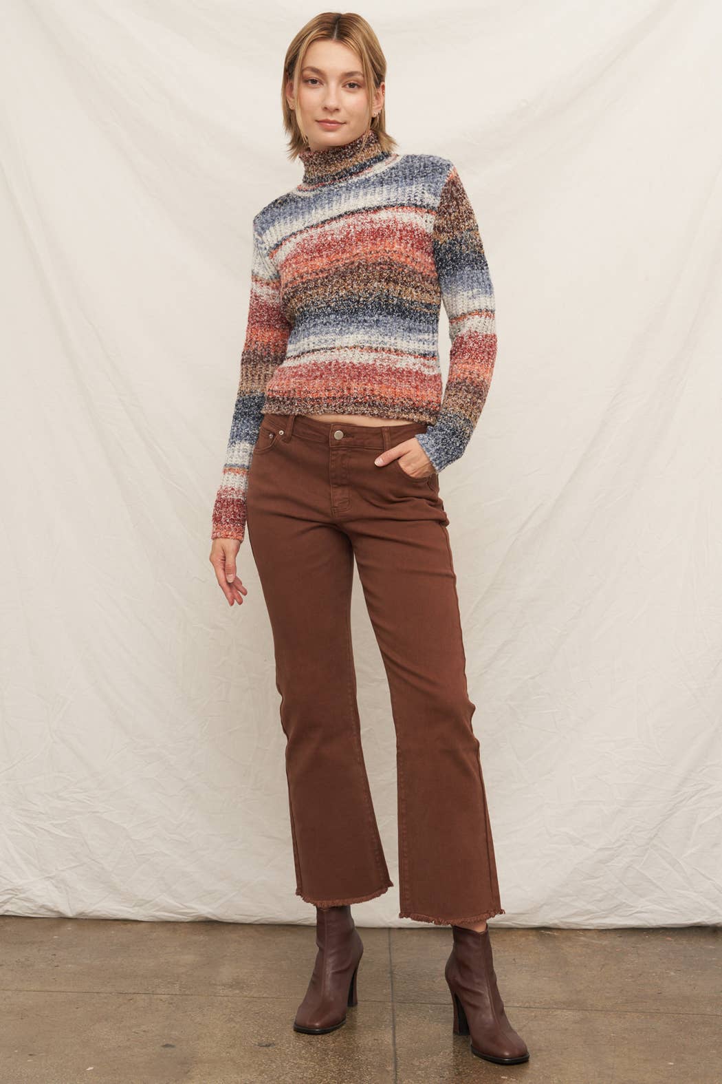 En Crème - Wholesale Jeans - Women's - Cropped Jeans with Frayed Hem 8