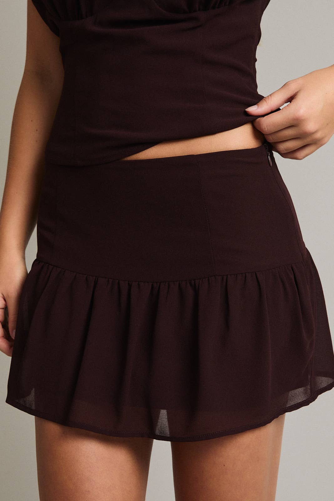 Marron Haut à col halter Jupe en chiffon taille mi-haute en vente sur Faire6