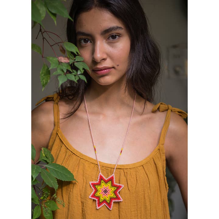 Nativo americano - Collar de estrella con cuentas hechas a mano - Wixárika para venta al por mayor de LUZ Collection
