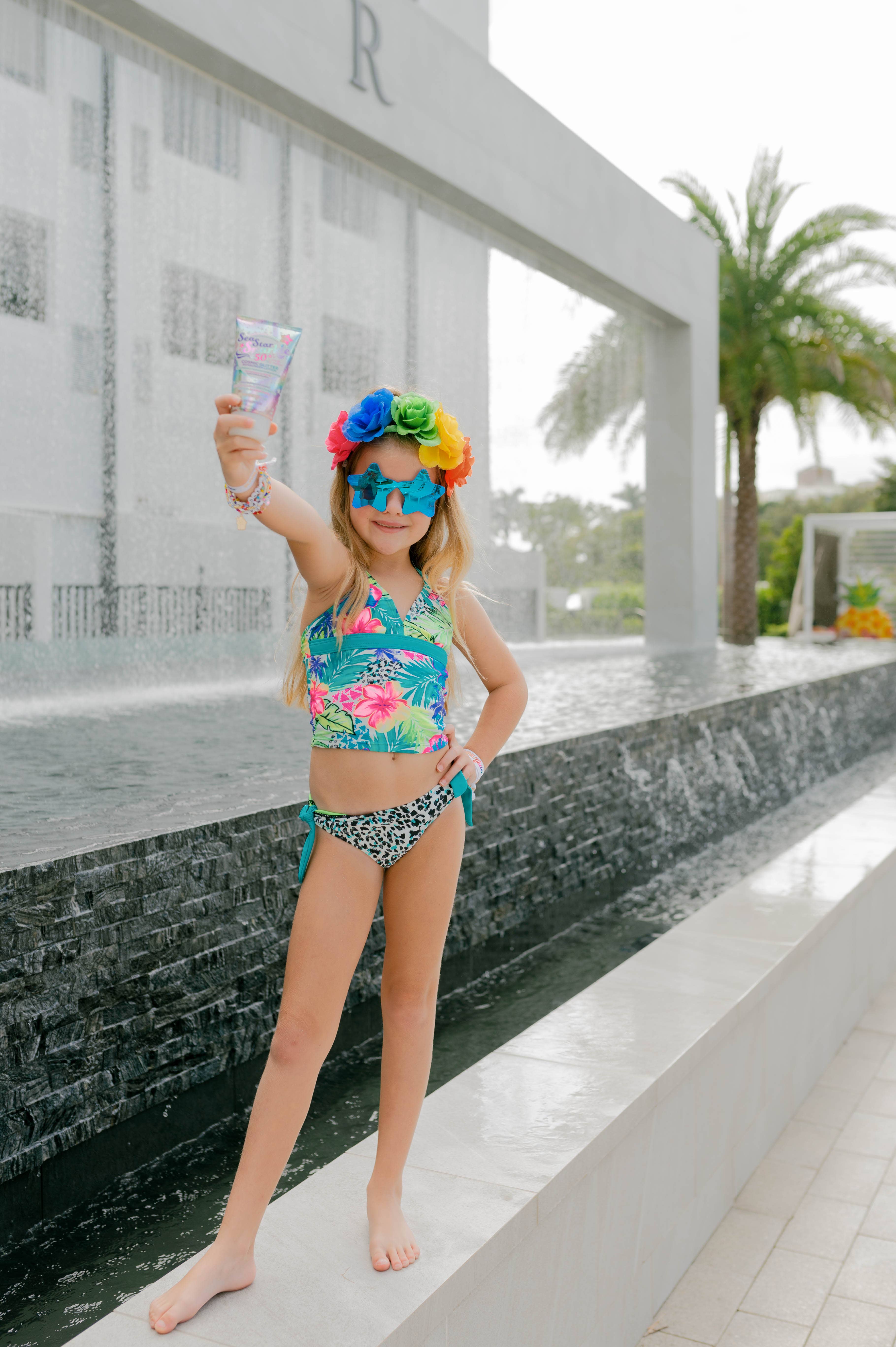 Sunshine & Glitter - Wholesale Sunscreen - Sea Star Sparkle Cosmic Stardust SPF 50 Glitter Sunscreen7