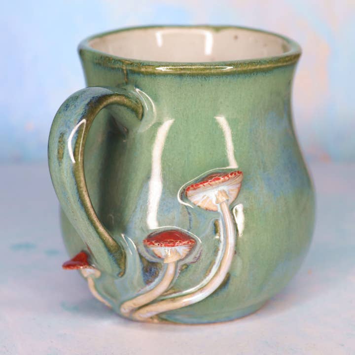 Mug Fungi Forest - Vert mousse pour la vente par Saltwater & Starlight